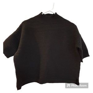 Joseph Ribkoff short sleeve black cropped sweater top -size M